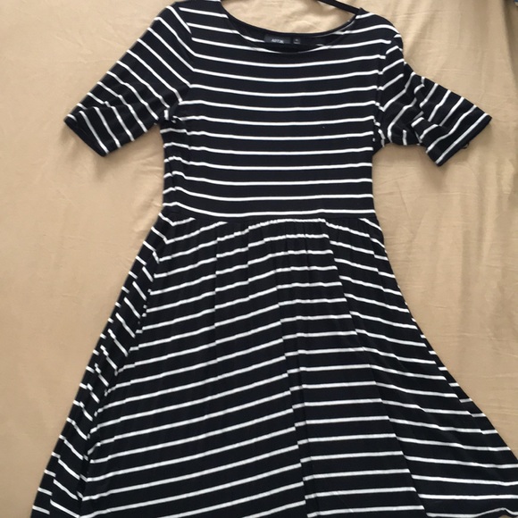 Apt. 9 Dresses & Skirts - Black and White Striped Apt 9 Dress with Pockets